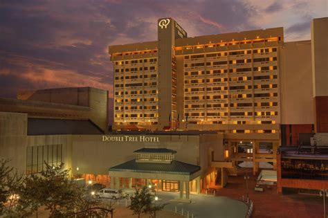 DoubleTree by Hilton Hotel Little Rock .